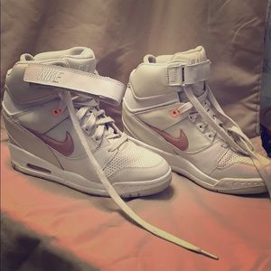 Nike Air Revolution Sky Hi